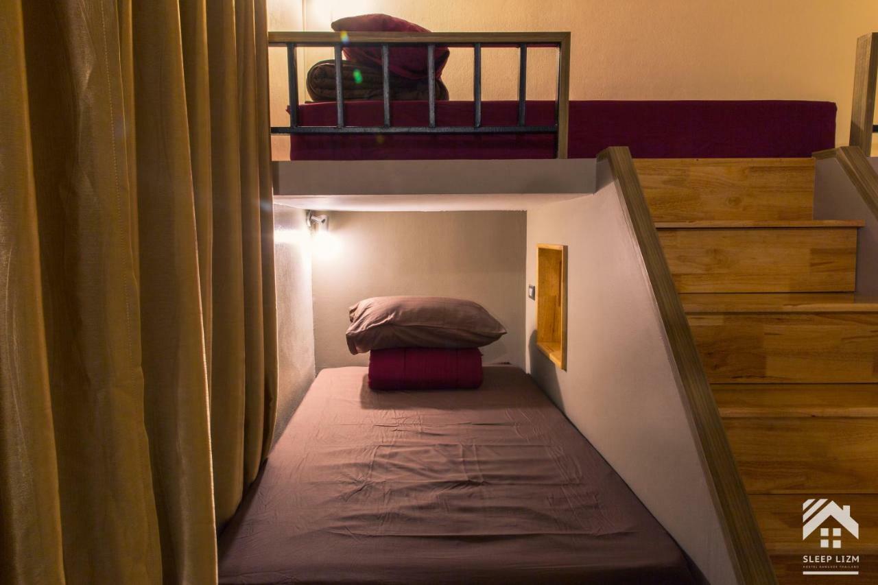 Sleeplizm Hostel (Adults Only) Bangkok Exterior photo